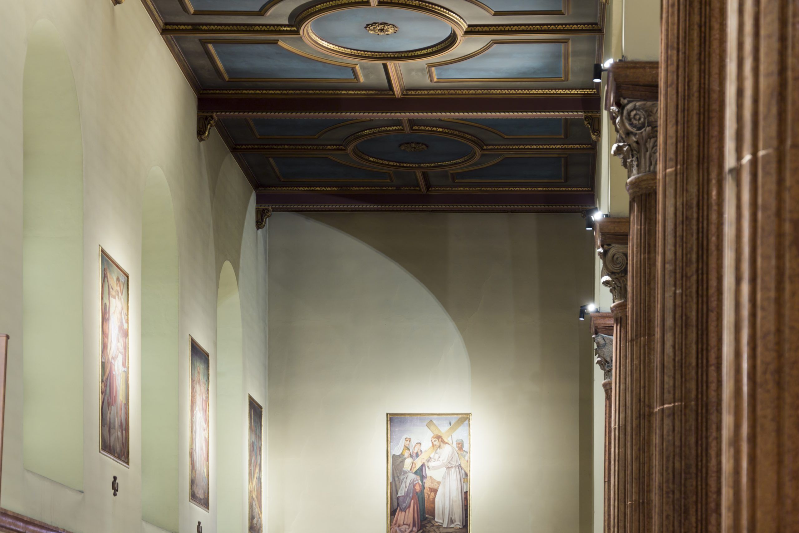 Illuminazione chiesa con faretti