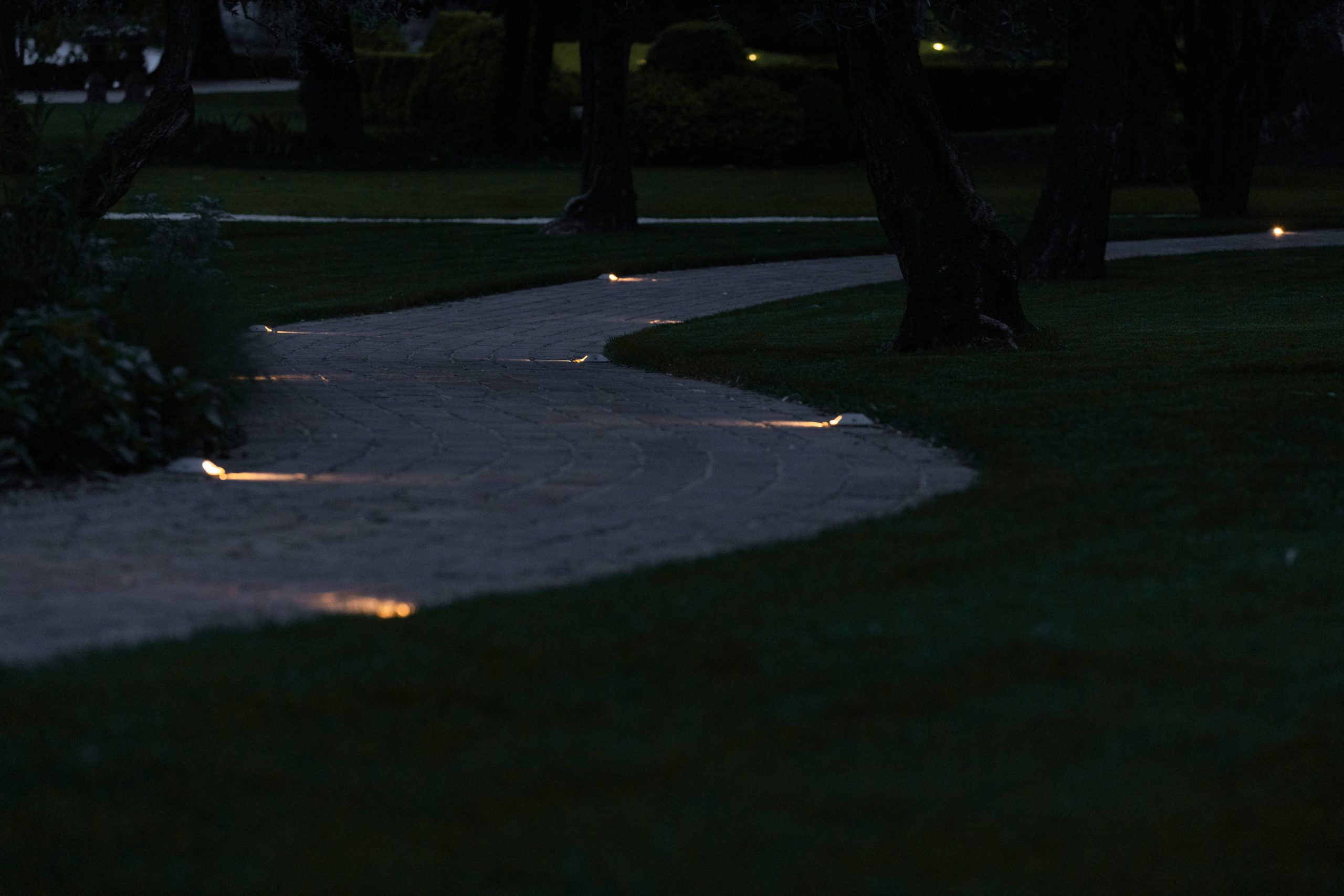 Faretti segnapasso per vialetto di un giardino