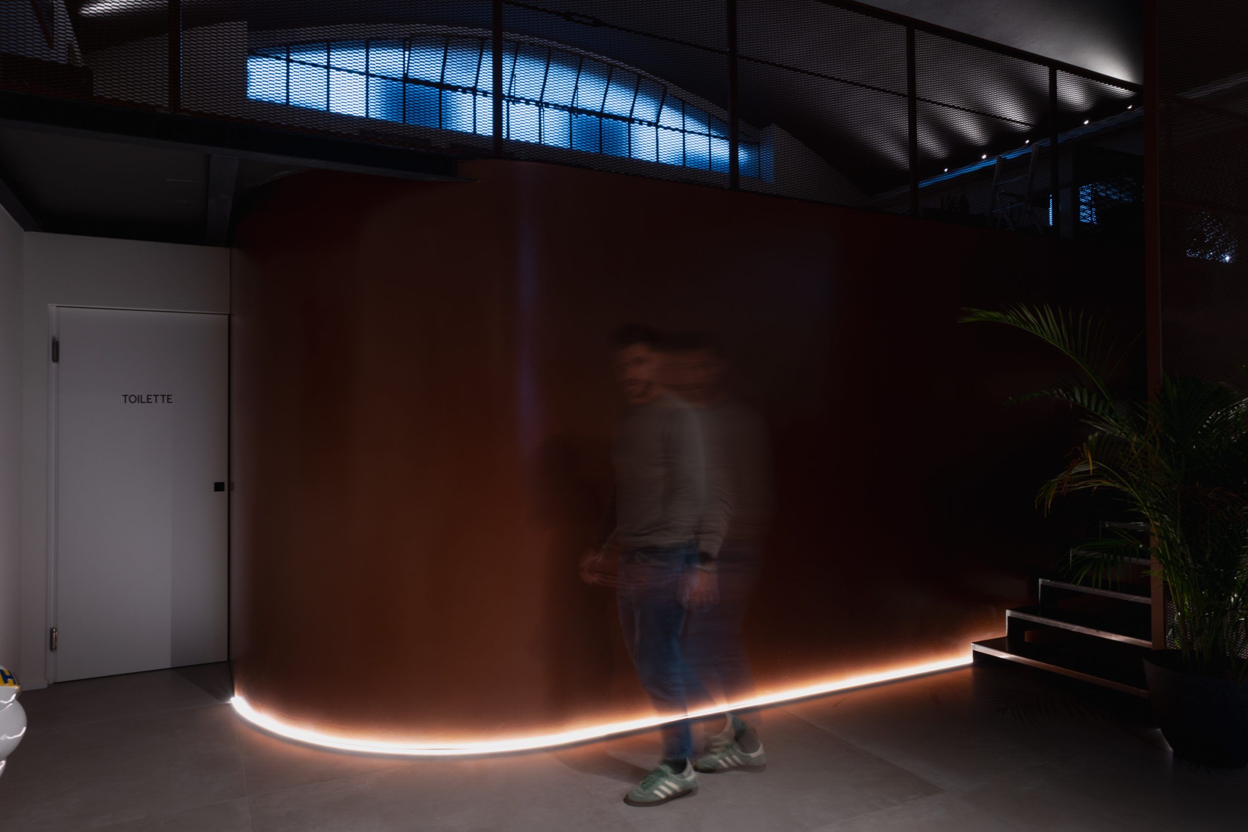 Illuminazione wall-wash su parete tondeggiante con profilo led flessibile