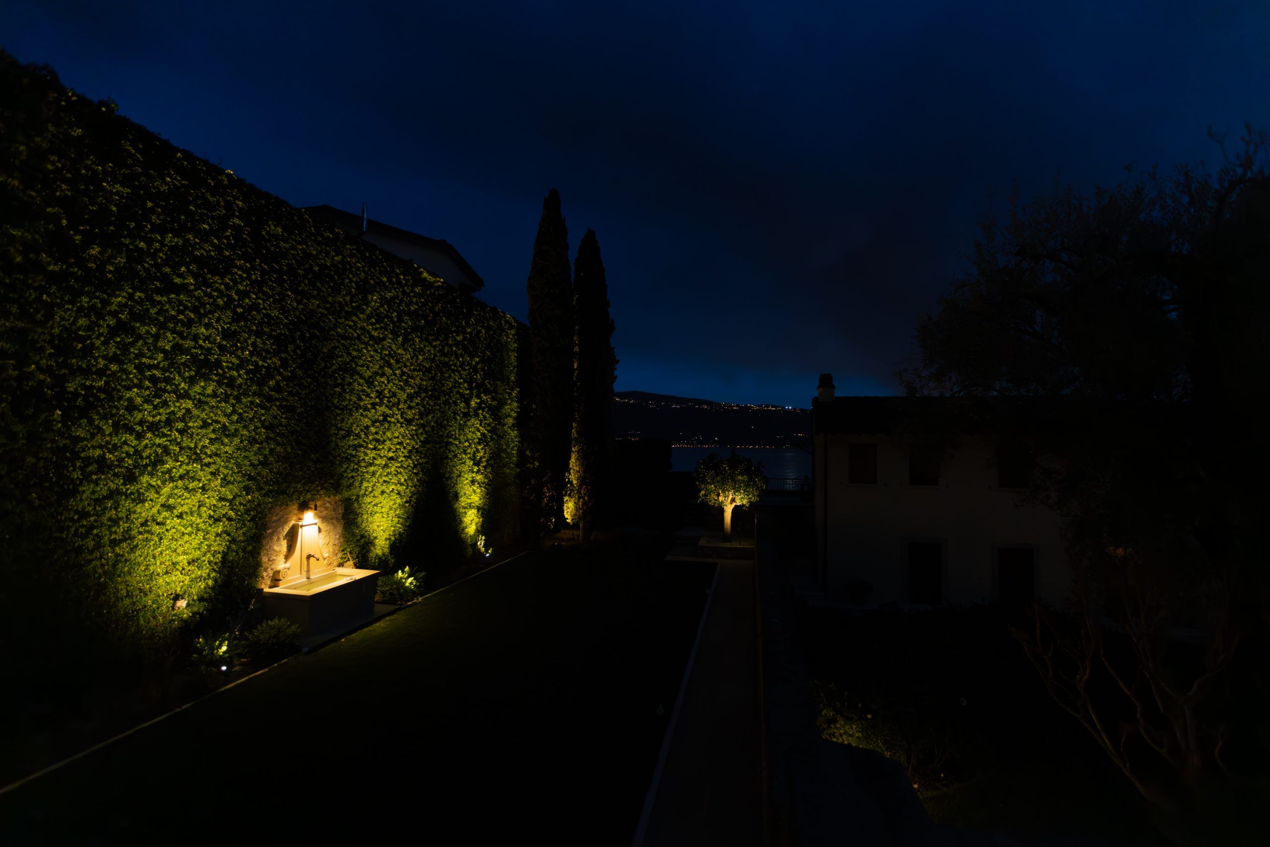 Illuminazione piante dal basso verso l'alto