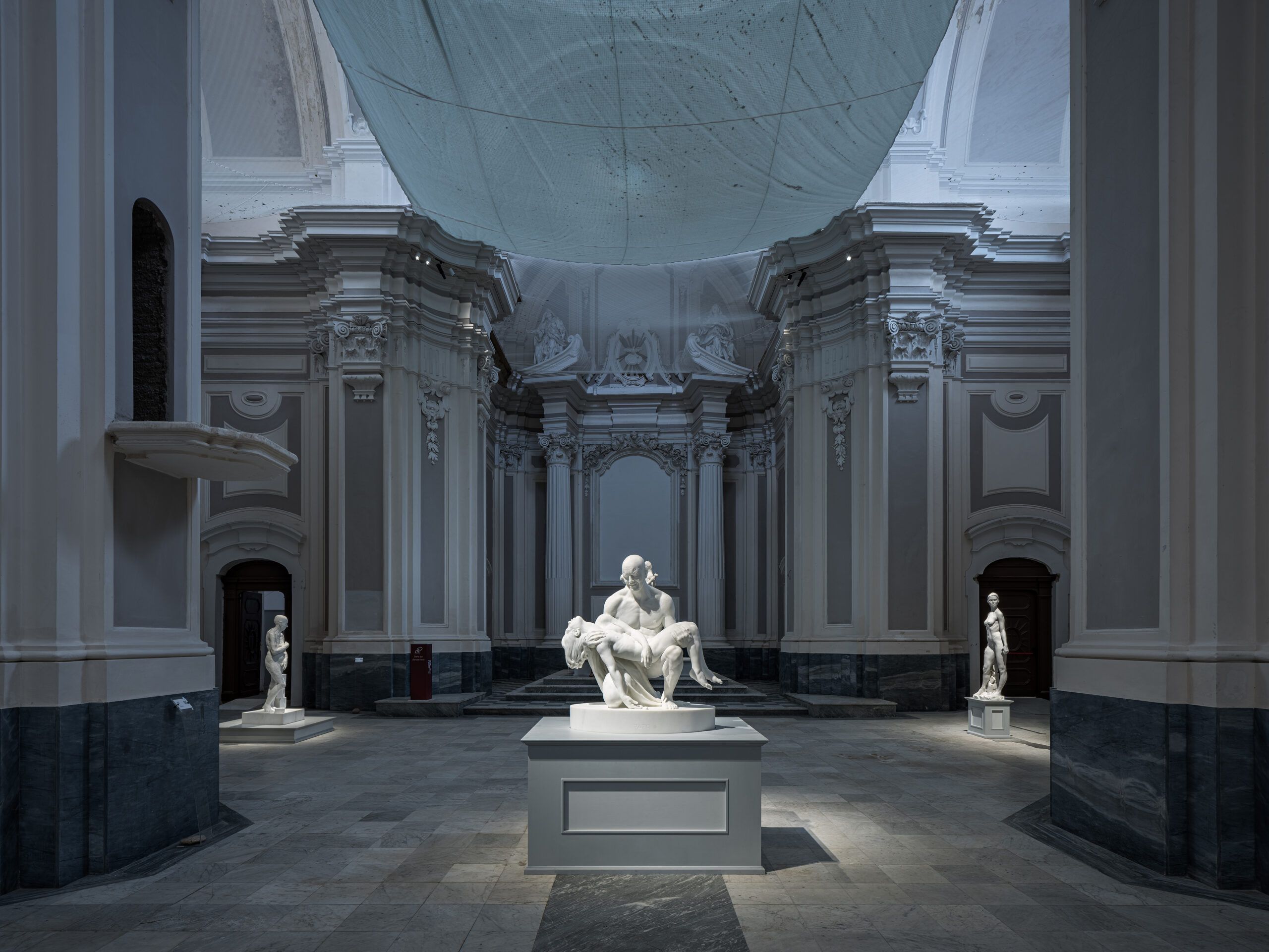 Museo di Jago a Napoli illuminato dalle luci di Exenia