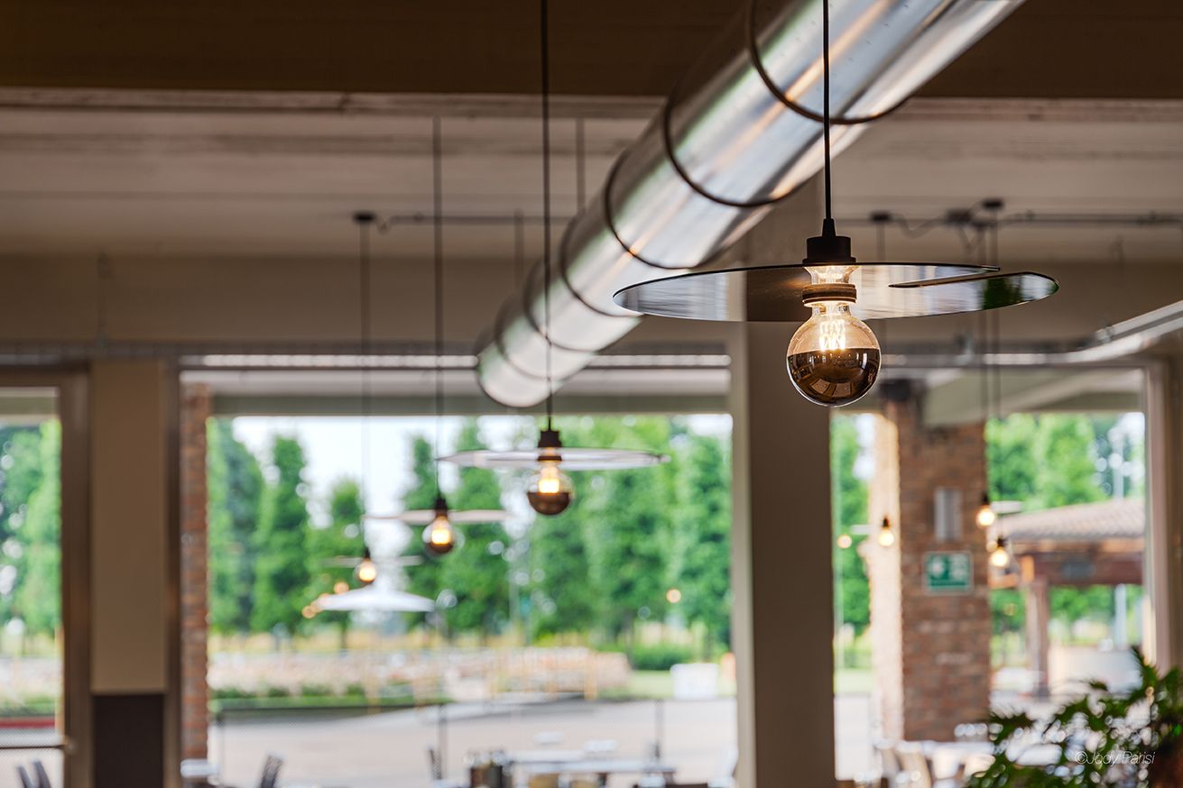 Illuminazione a sospensione di un bistrot