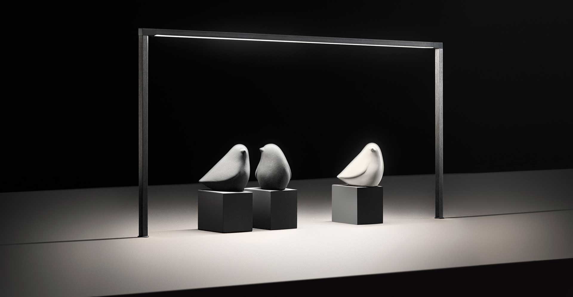 luce chiamata sinfonia che illumina tra soprammobili