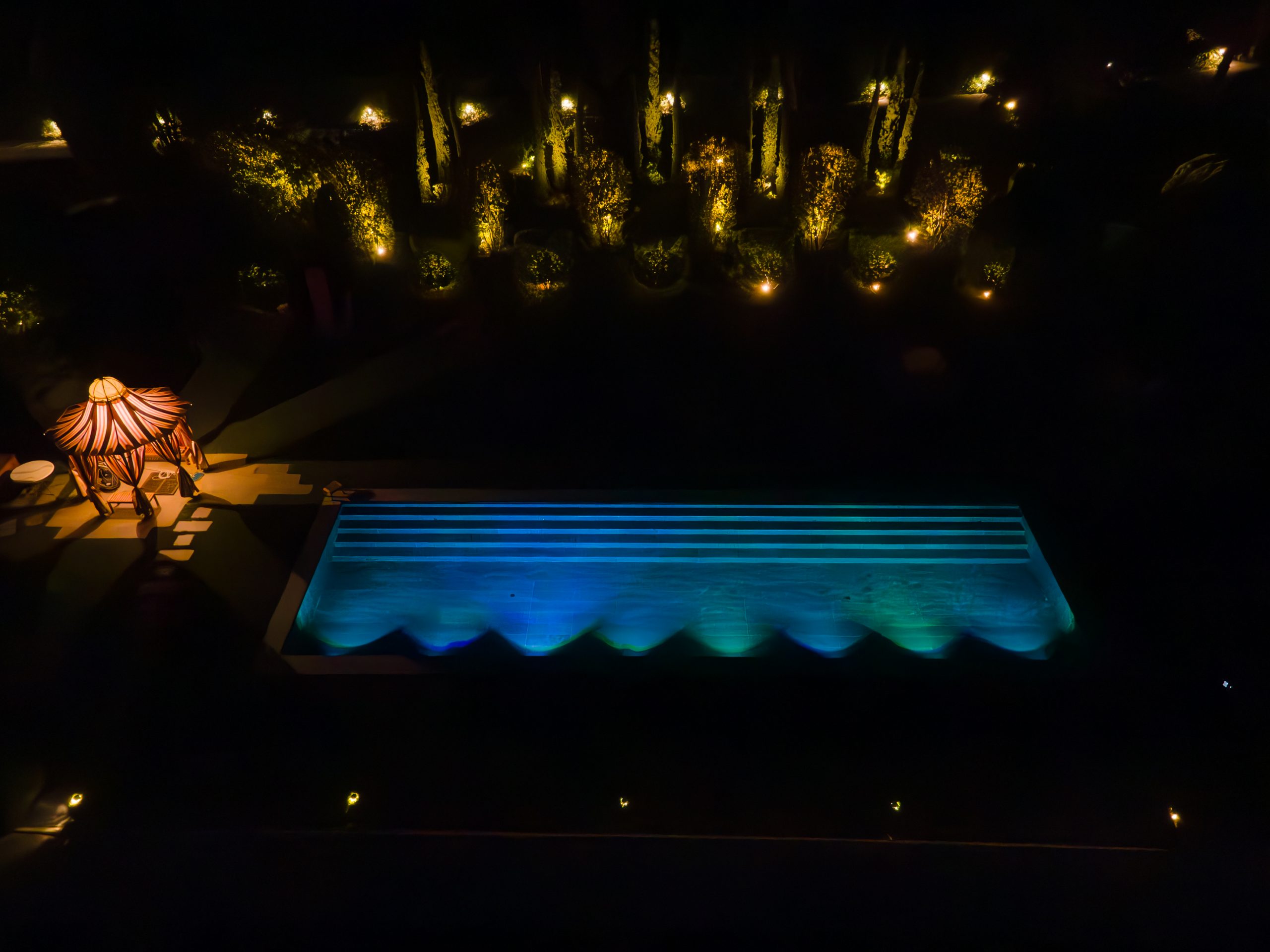 Illuminazione piante piscina