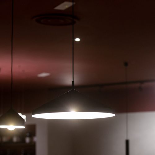 Lampade a sospensione in un ristorante