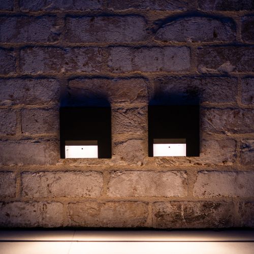 Illuminazione da esterno per una villa con giardino