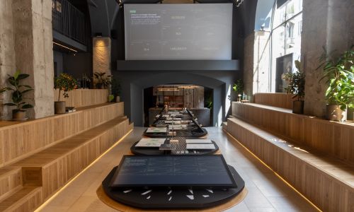 Sala del fuorisalone 2024 di Milano