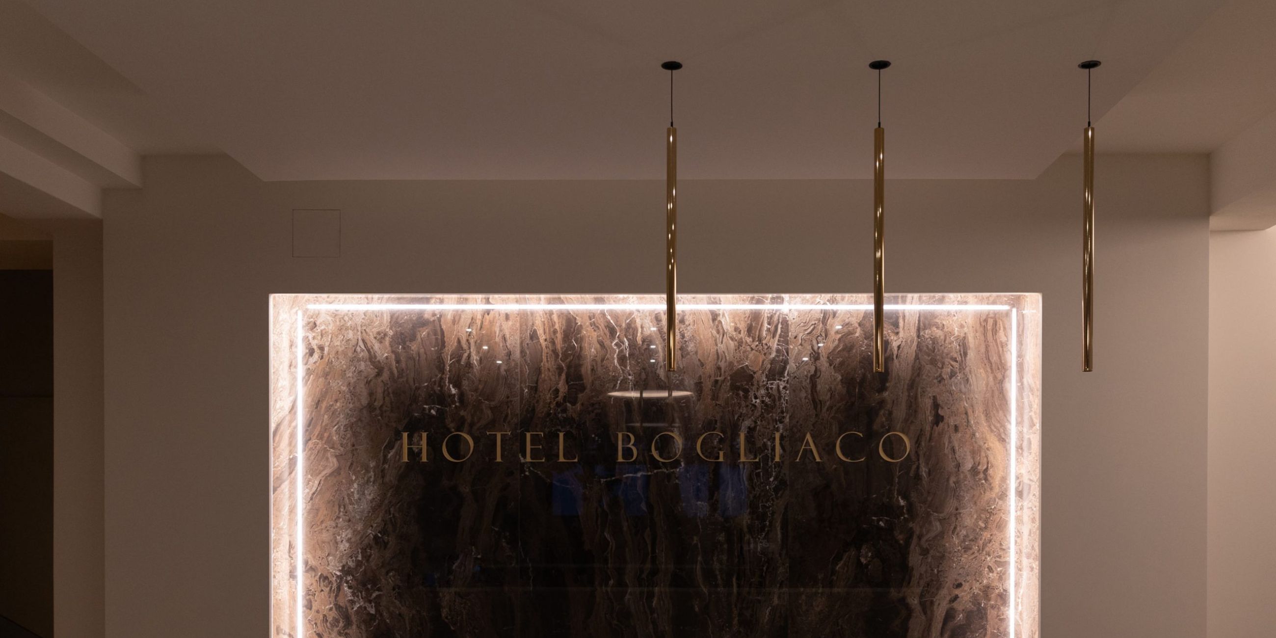 Illuminazione reception hotel