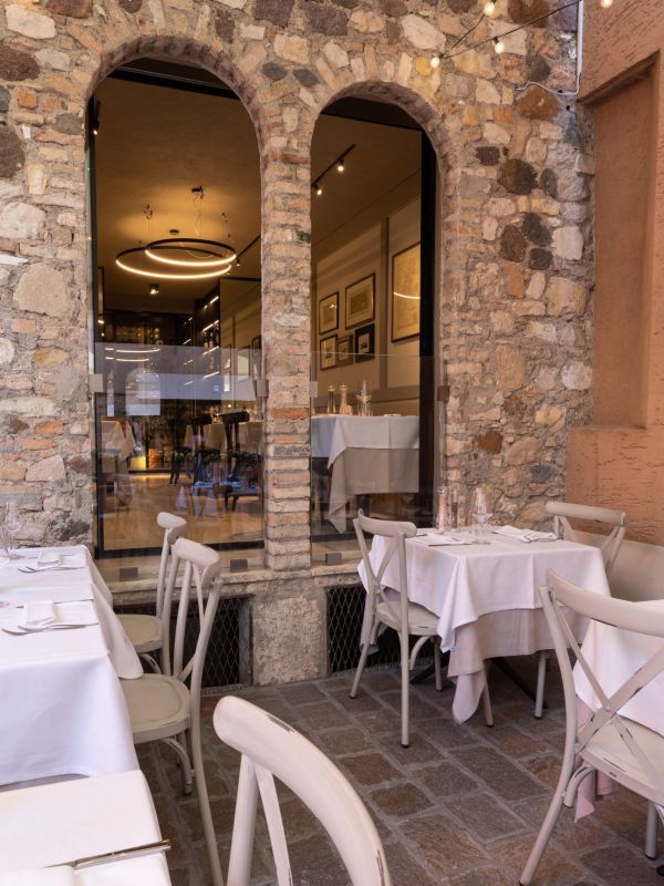 esterno di una trattoria