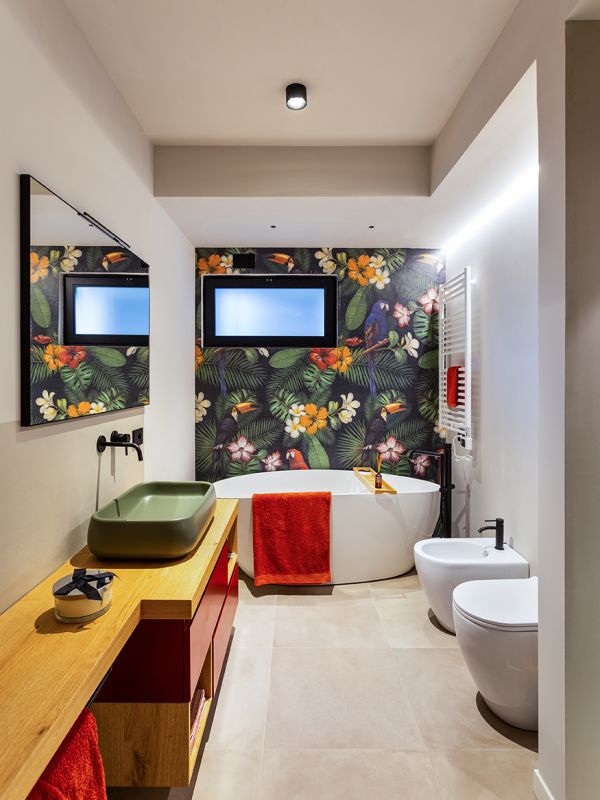 Bagno di un appartamento illuminato