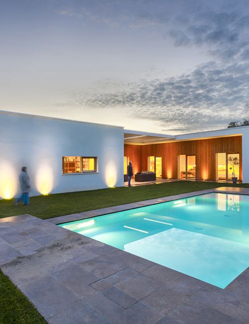 Villa moderna con piscina