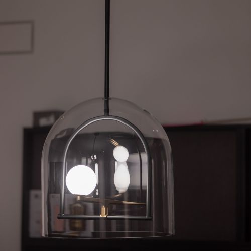 Foto di una lampada a sospensione moderna in stile origami 